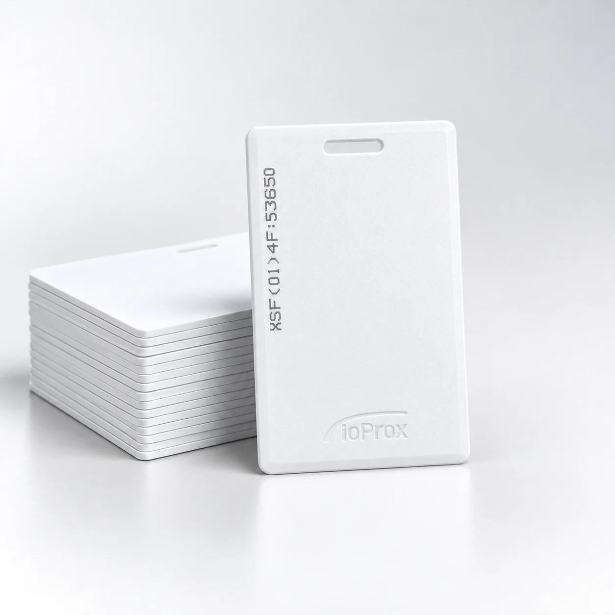 Kantech P10SHL ioProx Clamshell Cards – product illustration